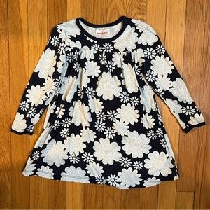 Hanna Andersson navy and light blue floral long sleeve dress size 100 / 4T
